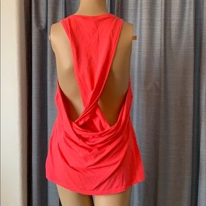 Fabletics Twist back tank